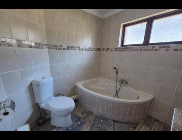 4 bed property to rent in SHELLY BEACH